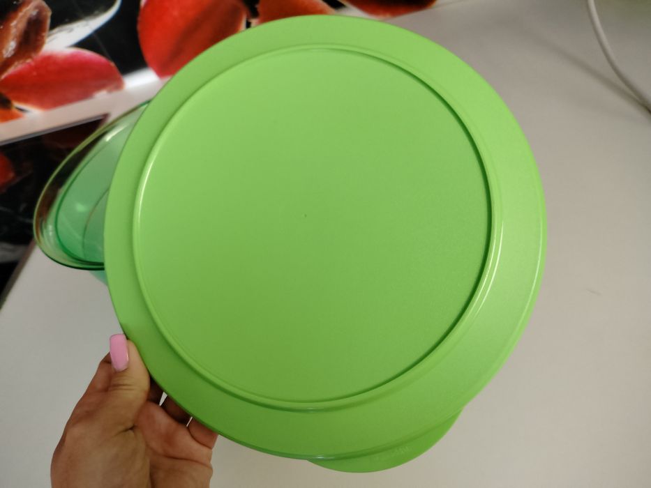 Półmisek perła stołowa Tupperware zielona z zieloną pokrywką 2,1 l