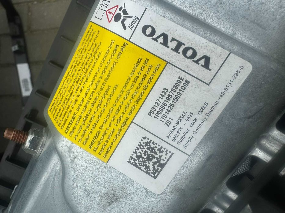 Deska rozdzielcza konsola Volvo V40 V40 II CC komplet ORYGINAŁ POLIFT