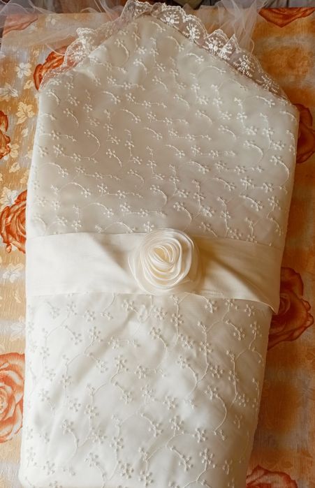 Конверт- ковдра  з вуаллю на виписку чи хрестини