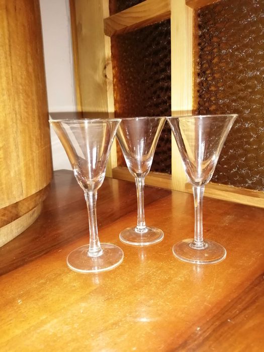 stare kieliszki do likieru PRL 3 szt