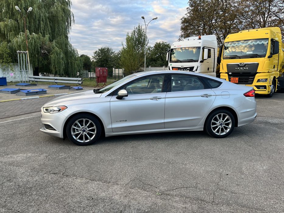 Ford Fusion гібрид