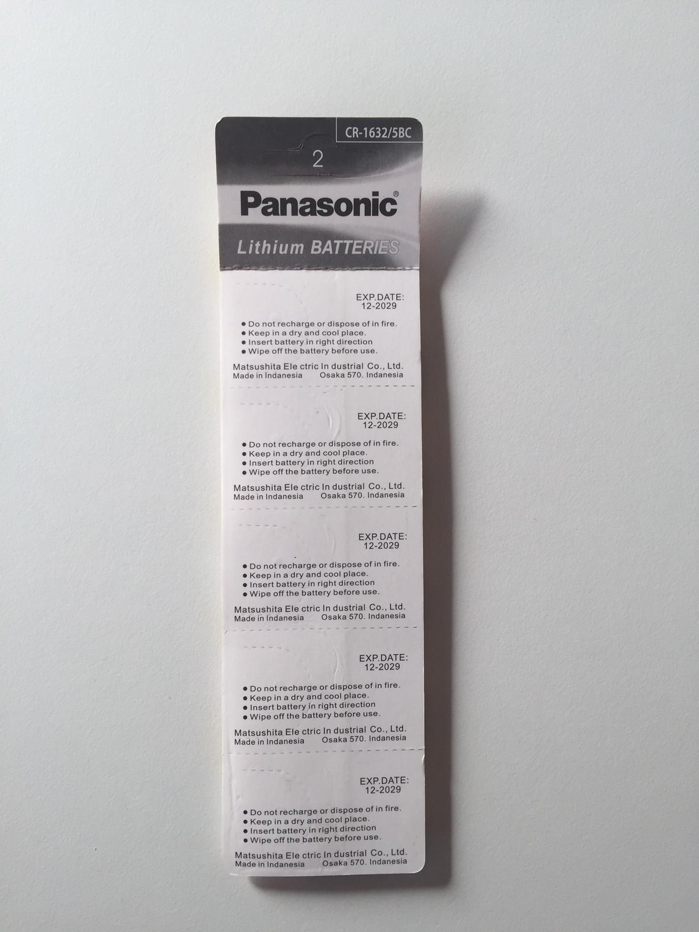 Conjunto de pilhas de botão Ref. CR1632 Panasonic.