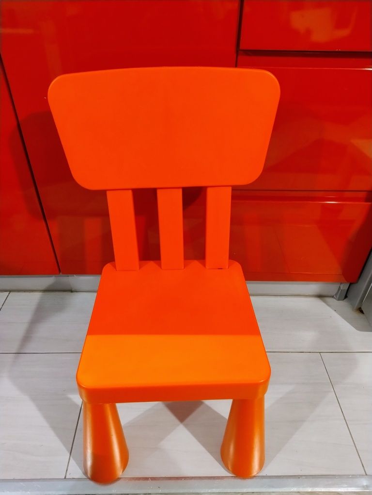 Krzesełko Ikea Mamut czerwone
