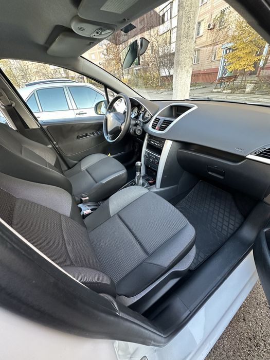 Продам Peugeot 207 2011 року турбодизель 1.6