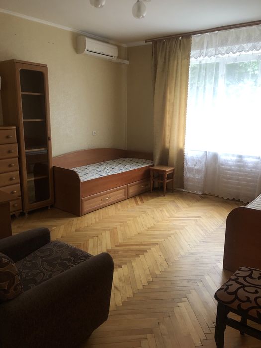 Оренда 2 кімн.квартири 2/9 вул.Лукьяненко