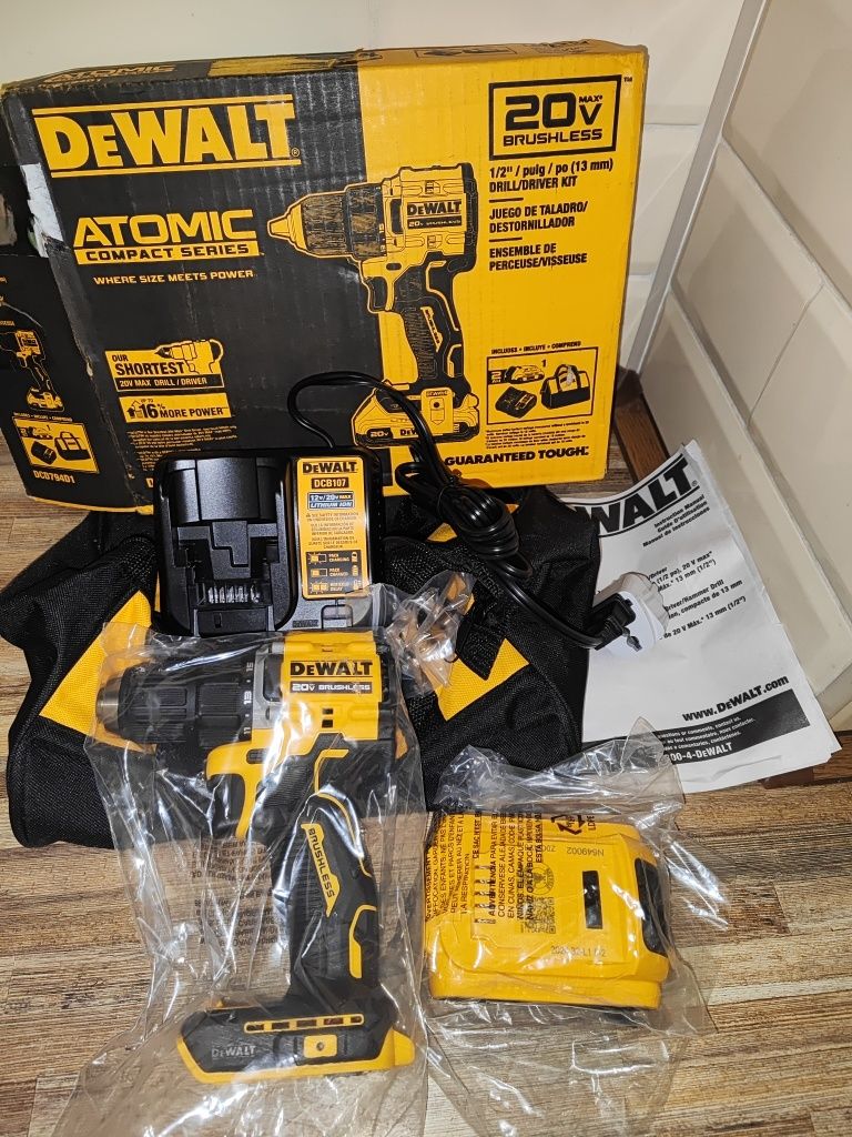 Безщітковий Дриль шуруповерт DEWALT DCD794D1