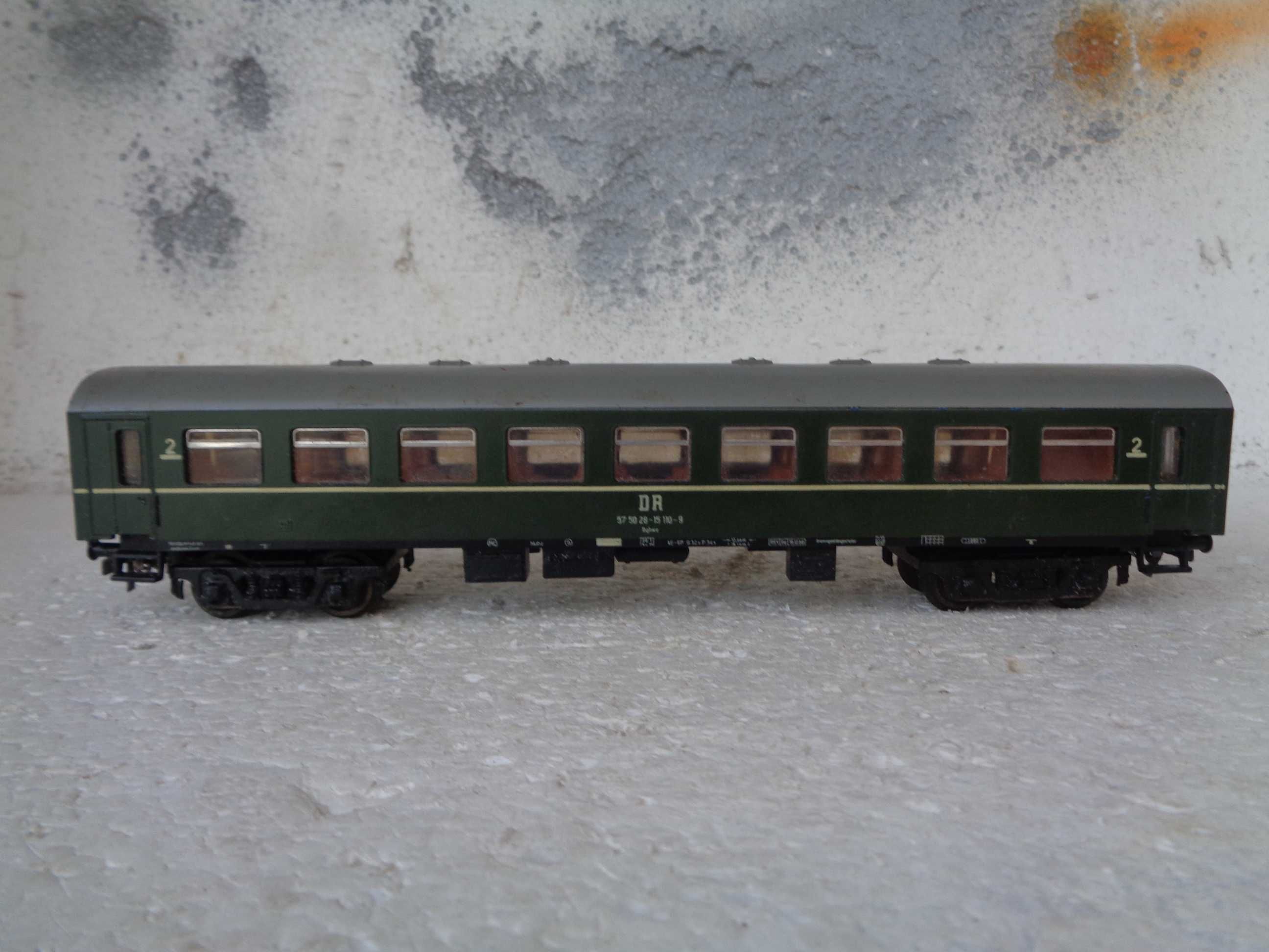 1:87 PIKO Carruagem passageiros da DR 2ª classe
