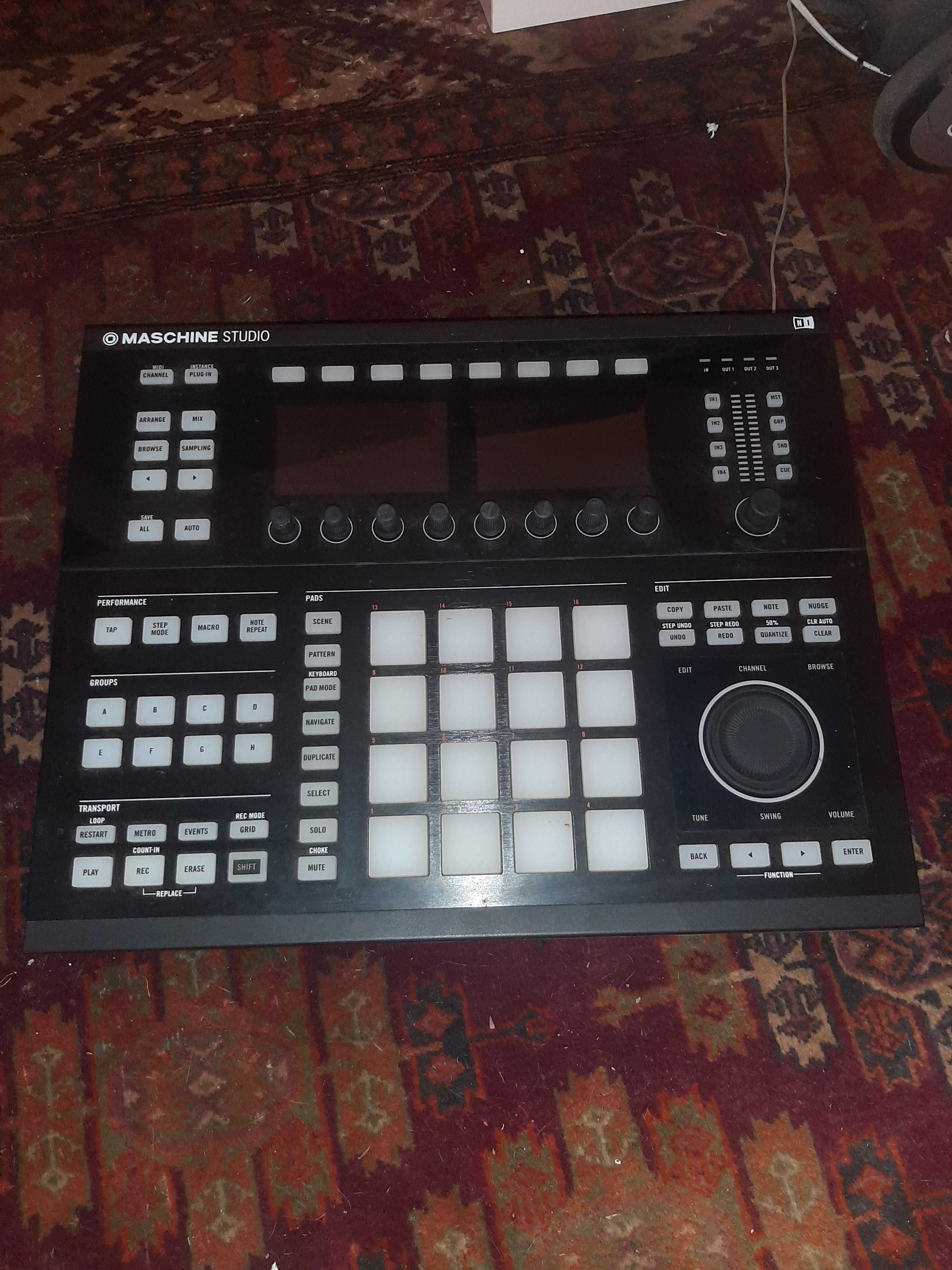 Native Instruments Maschine Studio