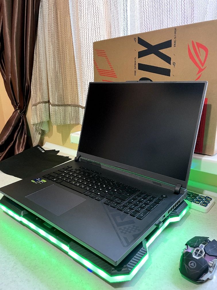 Ігровий ноутбук Asus Rog Strix G18 / RTX 4060 8GB / i7
