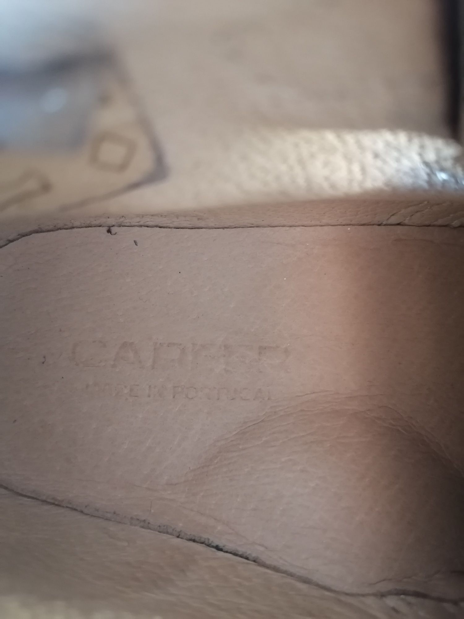Bota de criança tamanho 23