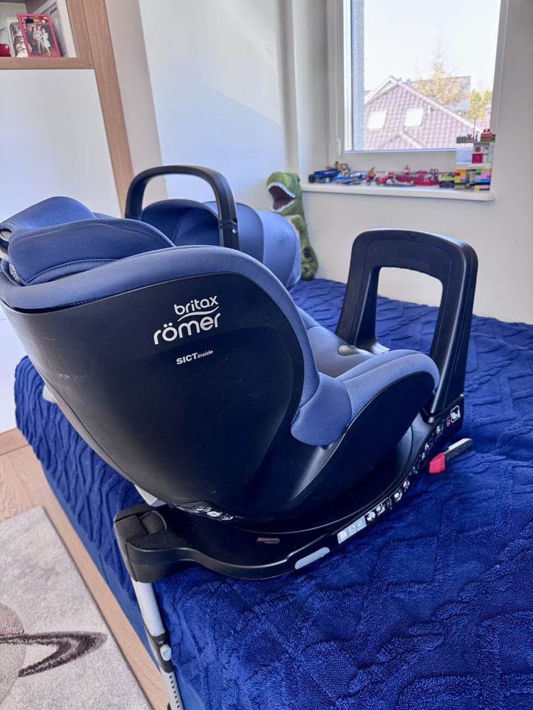 Zestaw fotelików britax romer z bazą