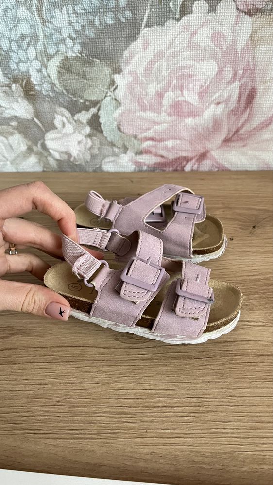 Літнє взуття для дівчинки сандалі босоніжки crocs