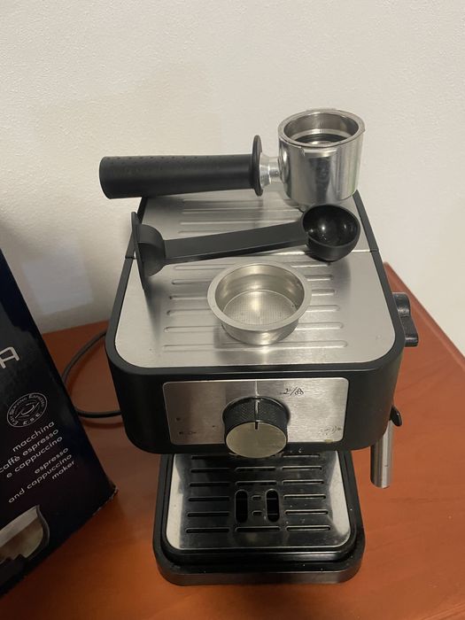 Máquina de Café Espresso e Cappuccino De’Longhi – Ótimo Estado!