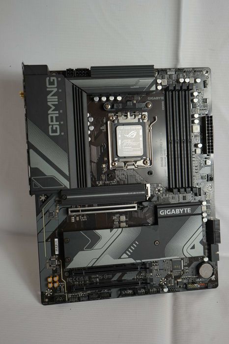 Материнська плата GiGABYTE B650 Gaming X AX