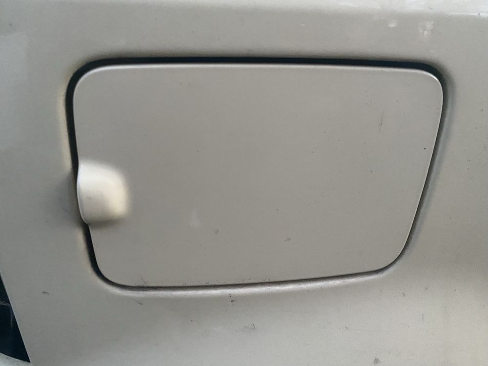 Fiat Panda 2 klapka wlewu paliwa