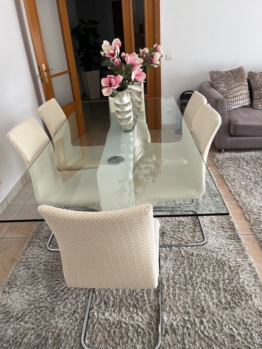 Vende-se mobília de sala de estar e jantar