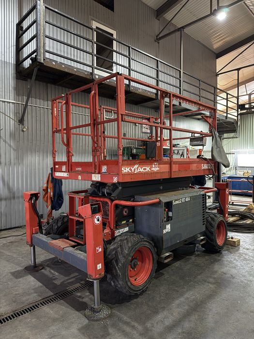 Ножничний підйомник Skyjack SJ6832 2015 diesel
