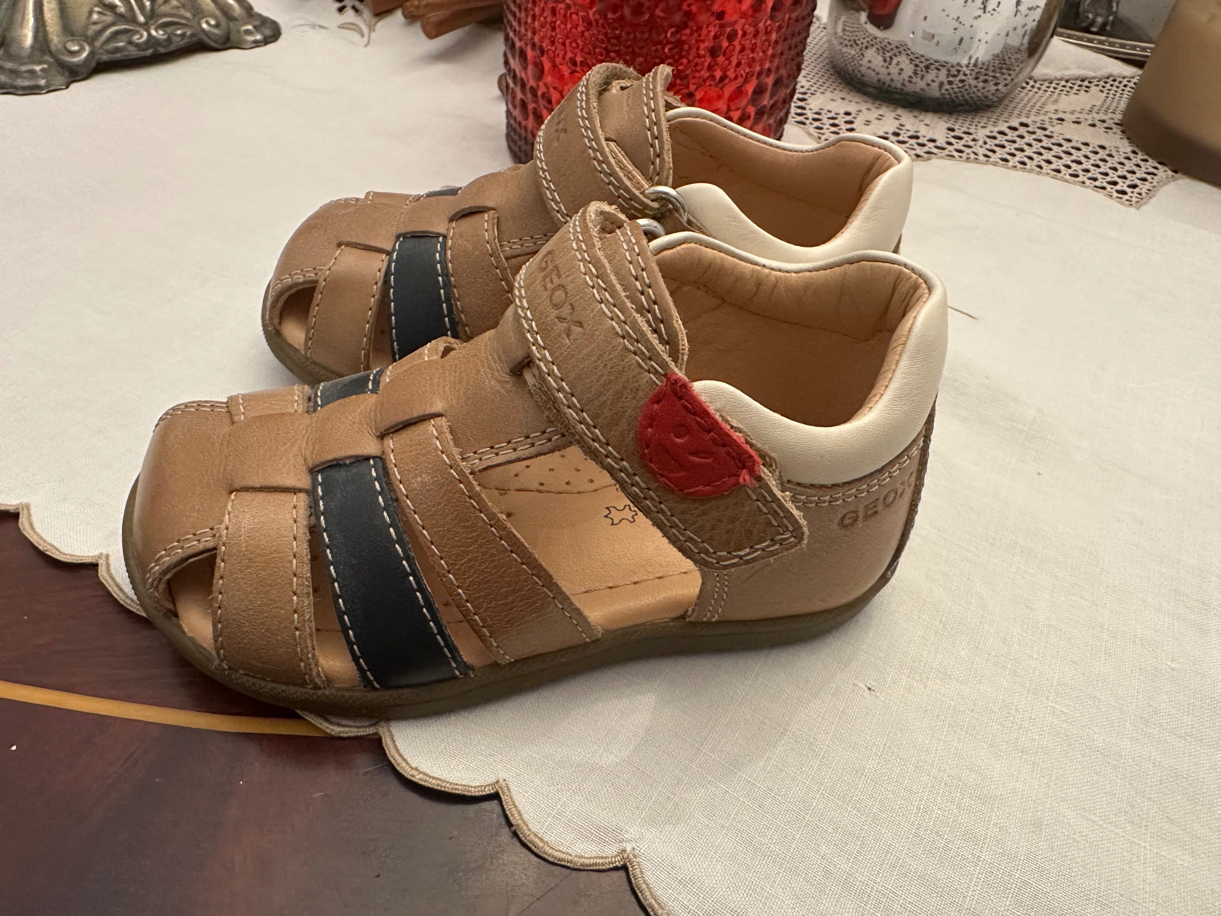 Vendo sapatos bebé menino