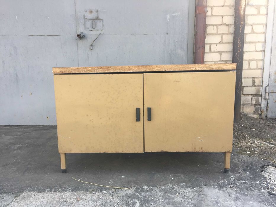 Тумба-стіл металевий для виробництва або гаража, лофт стиль