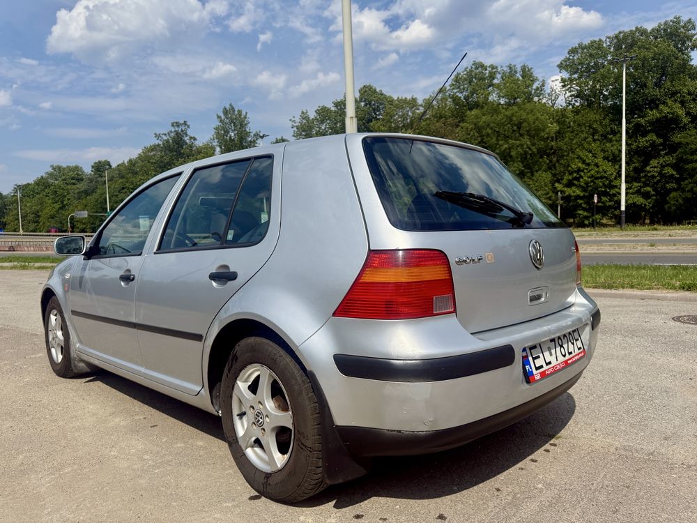 VW Golf/2003r/1.6 LPG/technicznie bdb/2x opony
