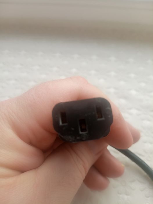 Сетевой шнур для компьютера