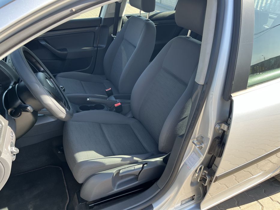 Volkswagen Golf 2006 1.6 бензин