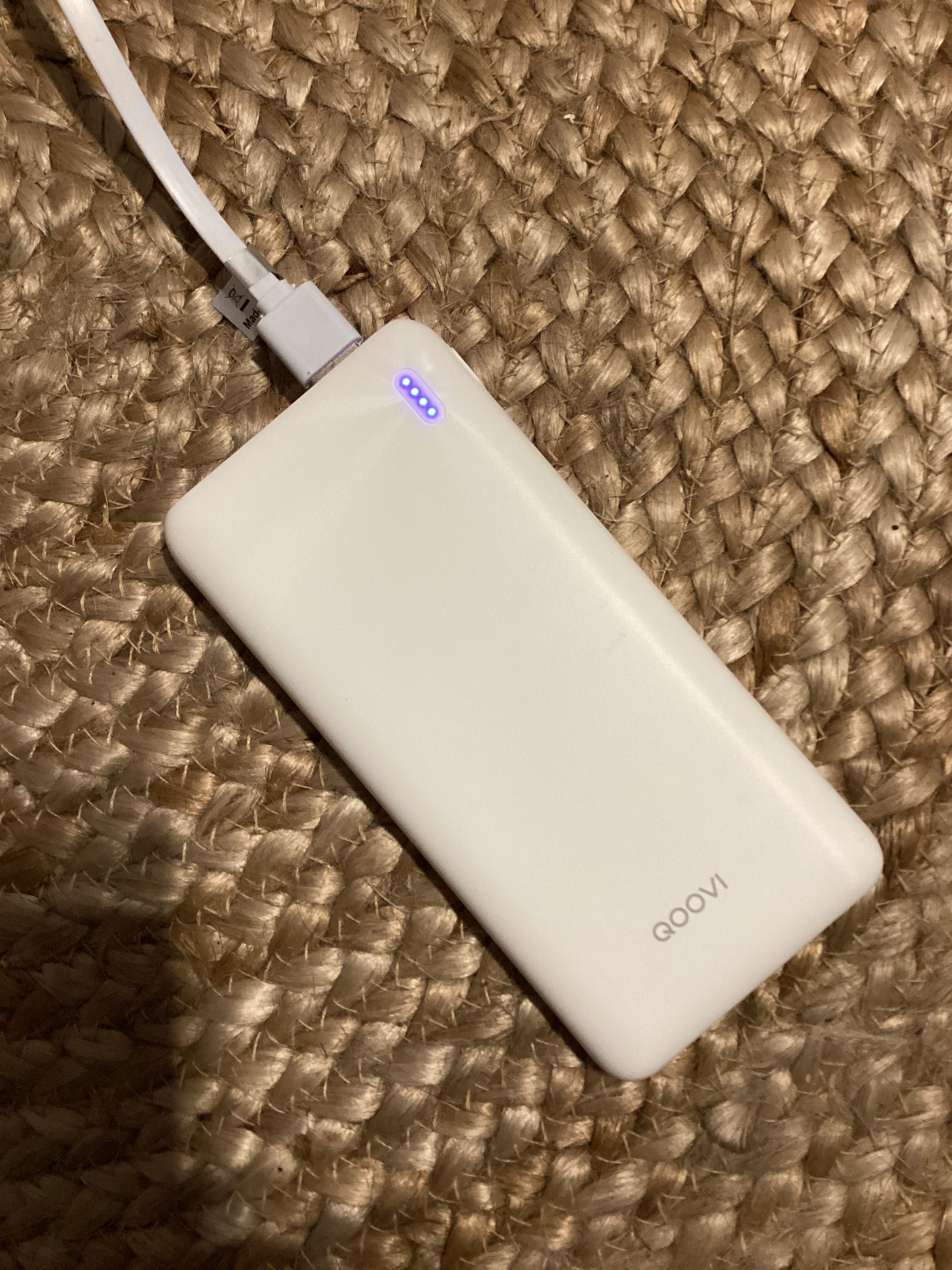 Power Bank 10000 mAH ultra cienki qoovi