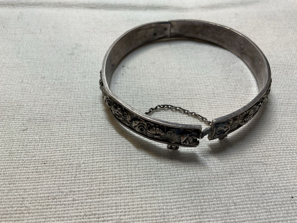 Pulseira antiga em prata com contraste