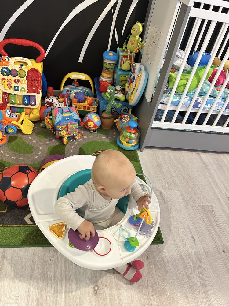Krzesełko ze stoliczkiem sensorycznym
