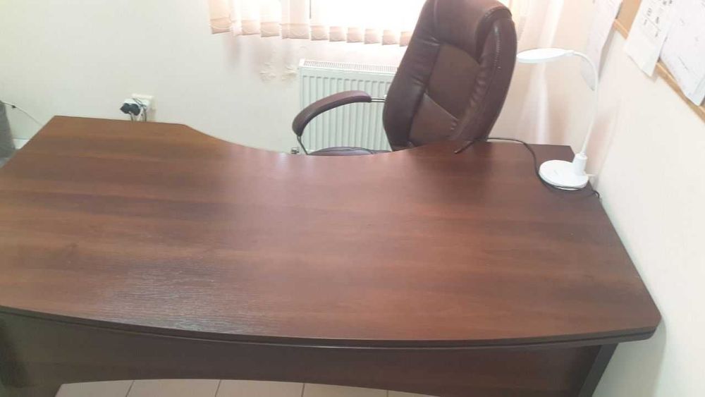 продам стіл офісний