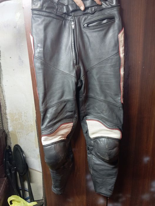 Мото курточки шкіряні