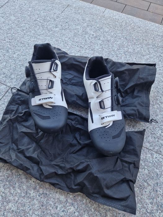 Sprzedam buty szosowe 42