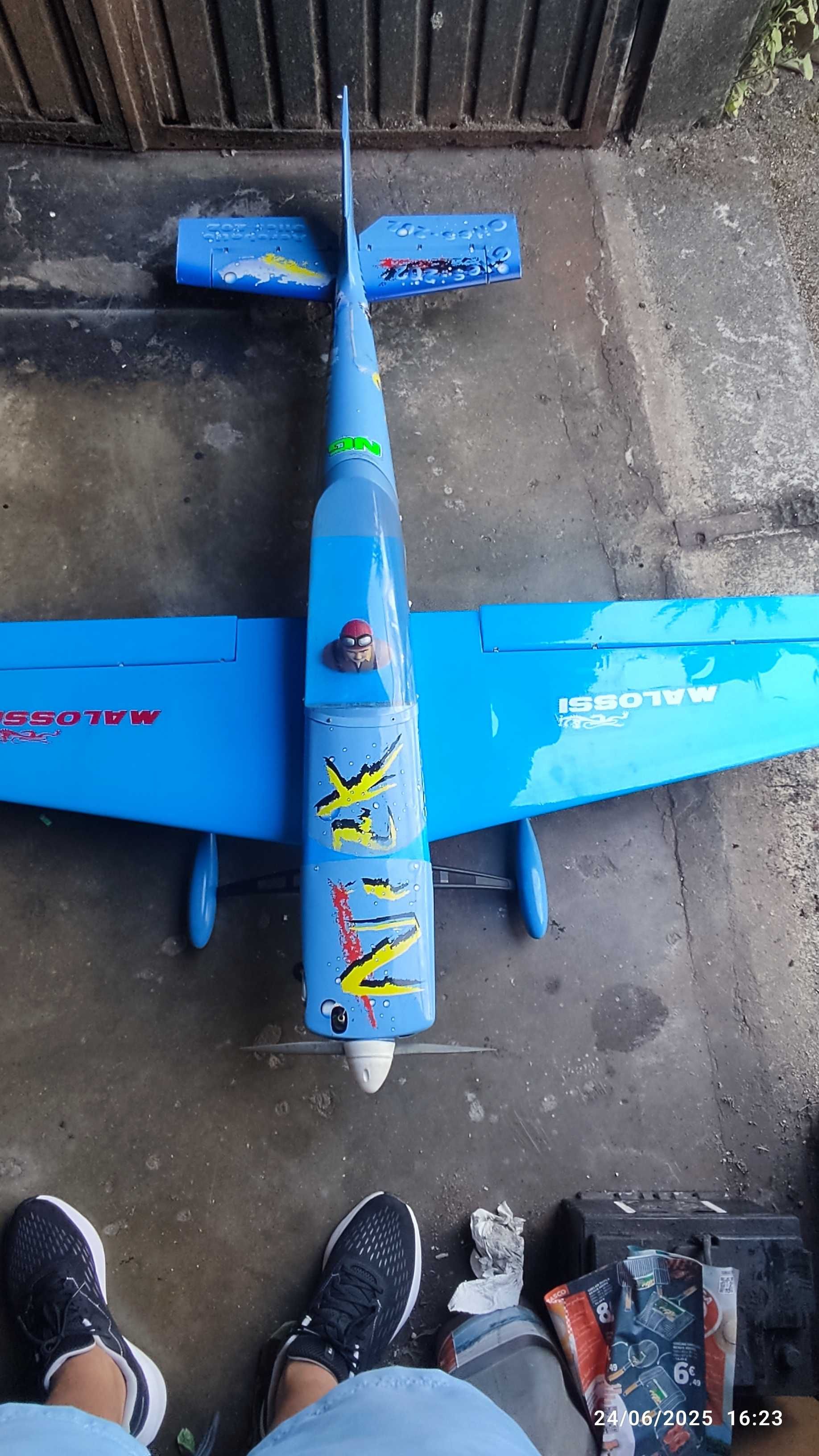 Avião a Gasolina