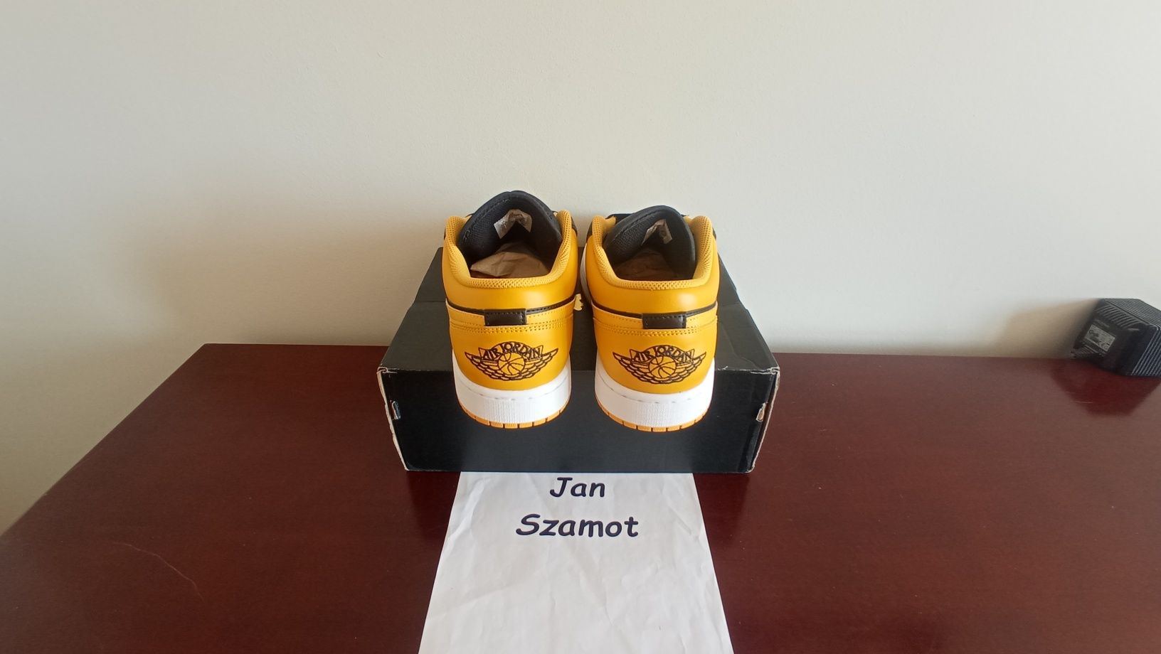 44,5 Buty Nike Air Jordan 1 Low Yellow Ochre / Black / White