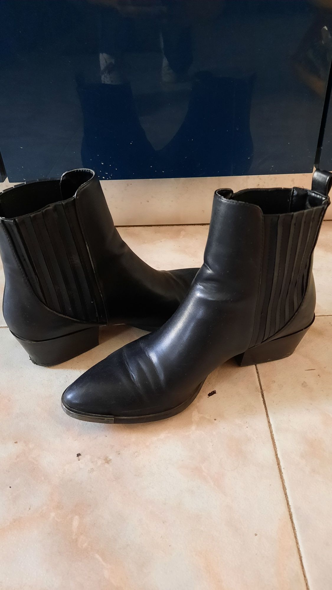 Botins/botas bershka preto