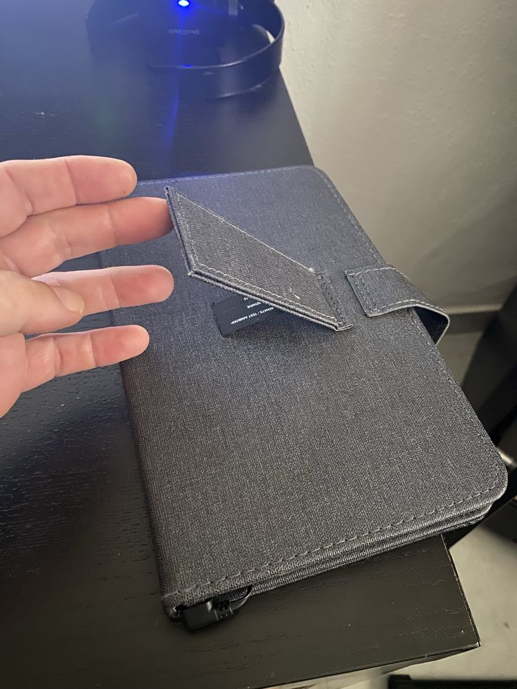 Capa com Teclado para tablet de 8”