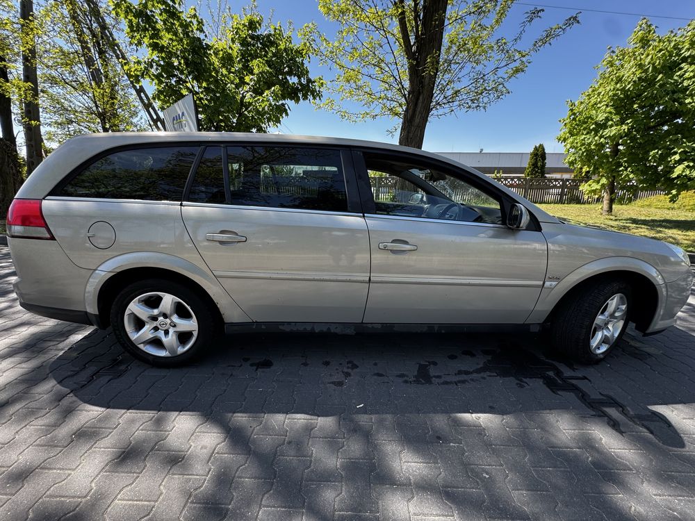 Opel vectra 1.8 benzyna zarejestrowany anglik  maly przebieg