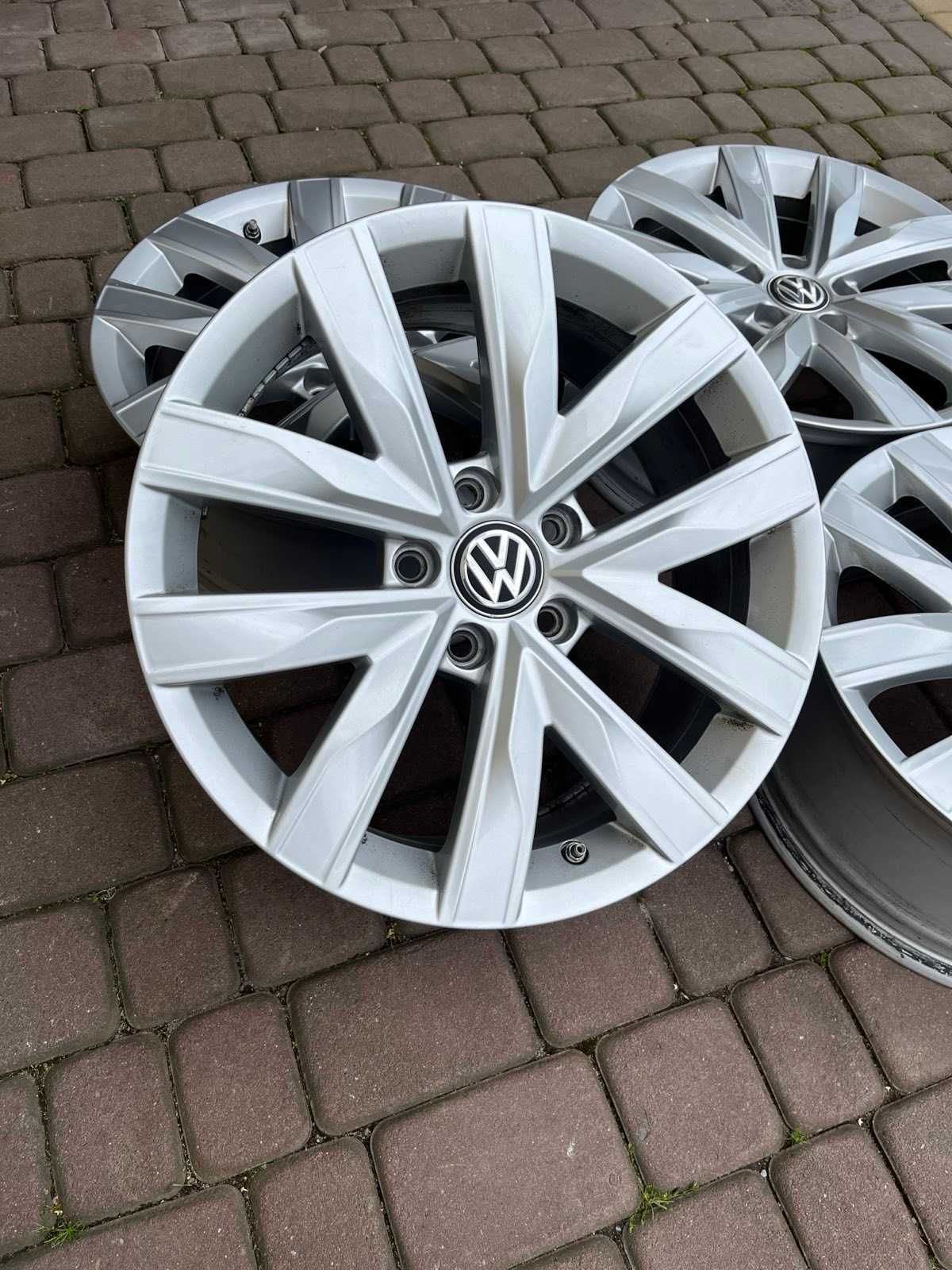 Oryginalne alufelgi VW 5x112 17 cali Czujniki Passat B8 Golf Touran