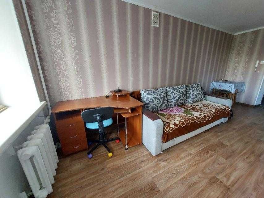 Комната в общежитии на Багрицкого с ремонтом мебелью и техникой.