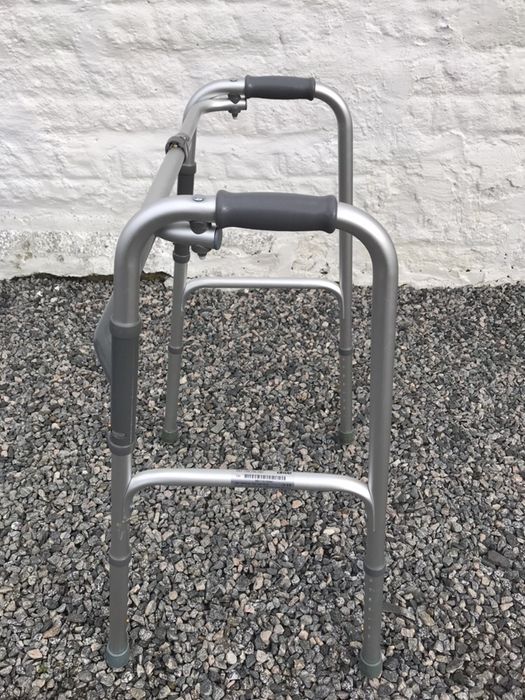 Aluminiowy balkonik chodzik rechabilitacyiny jak nowy