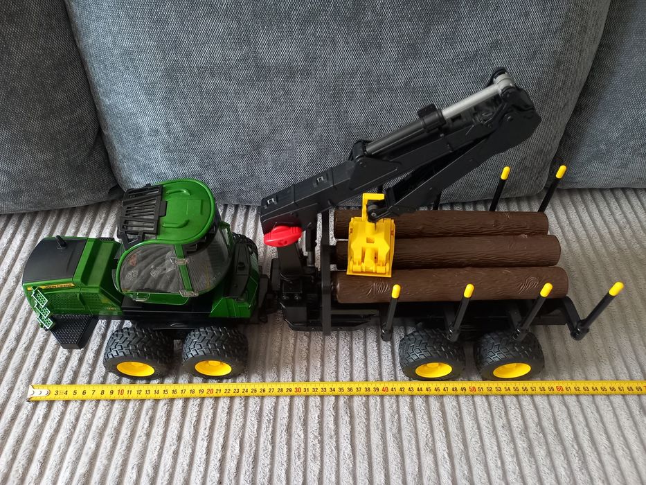 Трактор лісовоз John Deere від Bruder