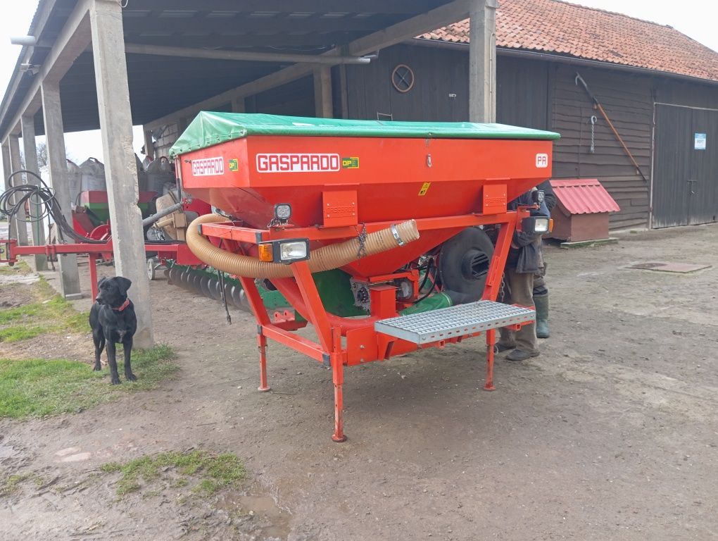 Siewnik do kukurydzy gaspardo Mti 8 + fronttank zbiornik przedni
