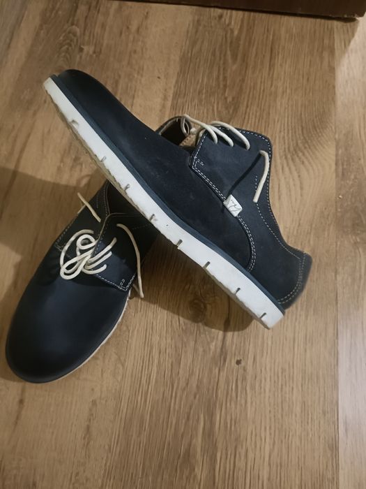 Buty damskie sznurowane firmy Lasocki, rozmiar 39.