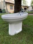 Bidet wraz z baterią