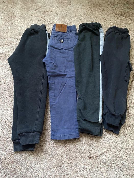 Продам пакет вещей на мальчика от 1 до 5 лет