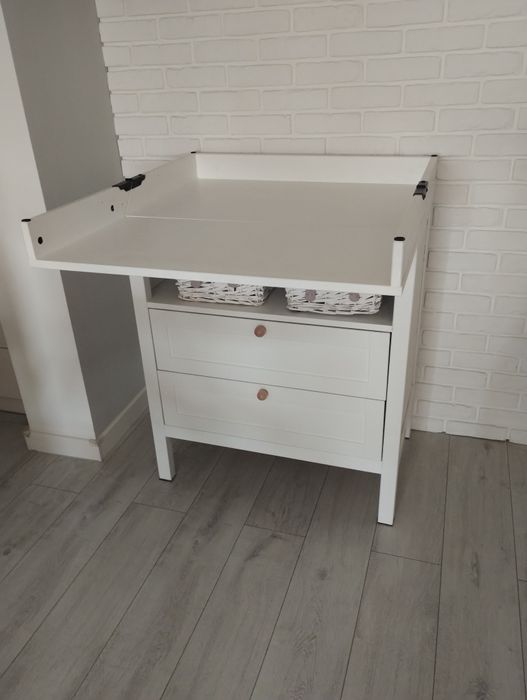 Przewijak niemowlęcy z komodą