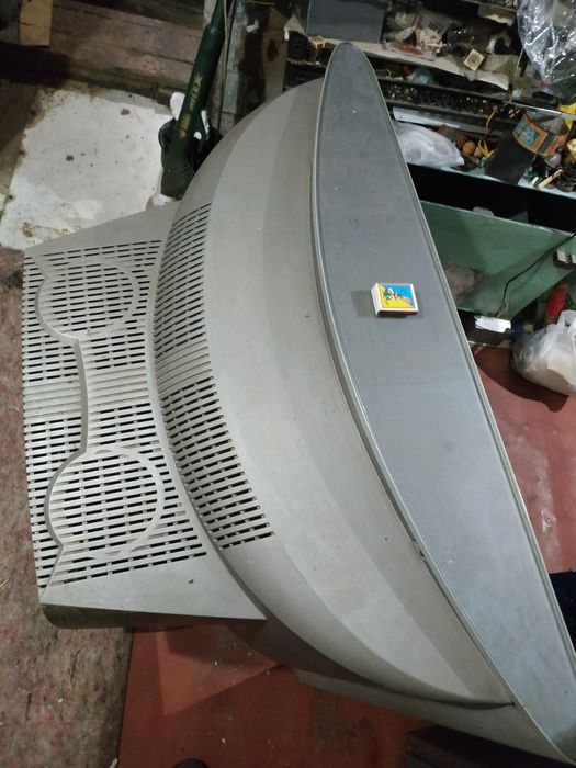 Телевизор Филипс. Бу.