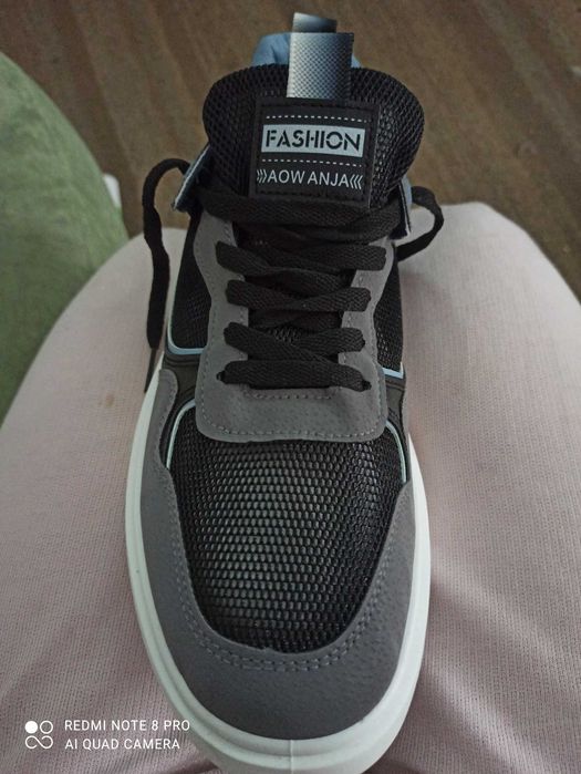 Чоловічі кросівки Нові, 44 розміру, літні.