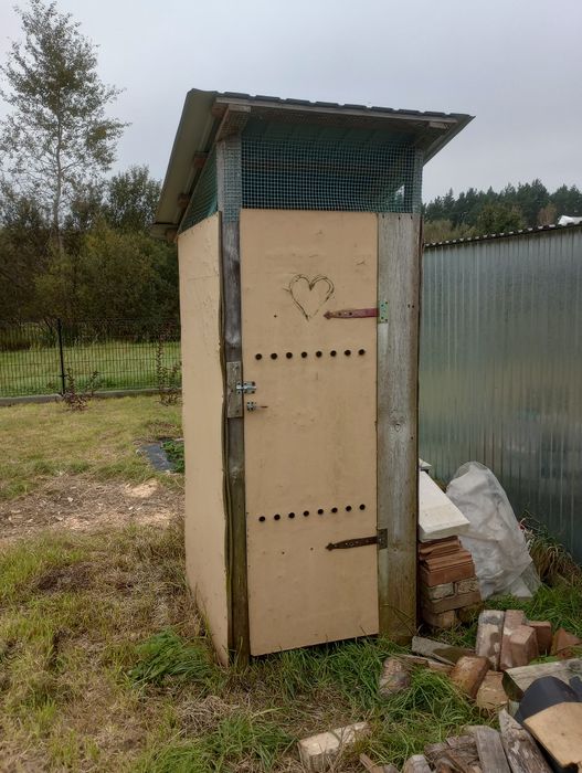 Wychodek WC toaleta na budowę, do ogrodu w krzaki zamykana od środka;)