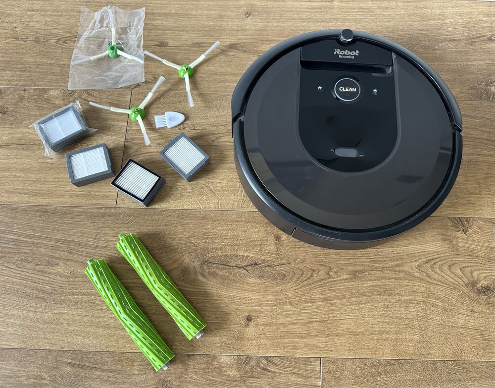 iRobot Roomba i7 + Zestaw Nowych Szczotek + nowe filtry +  fvat